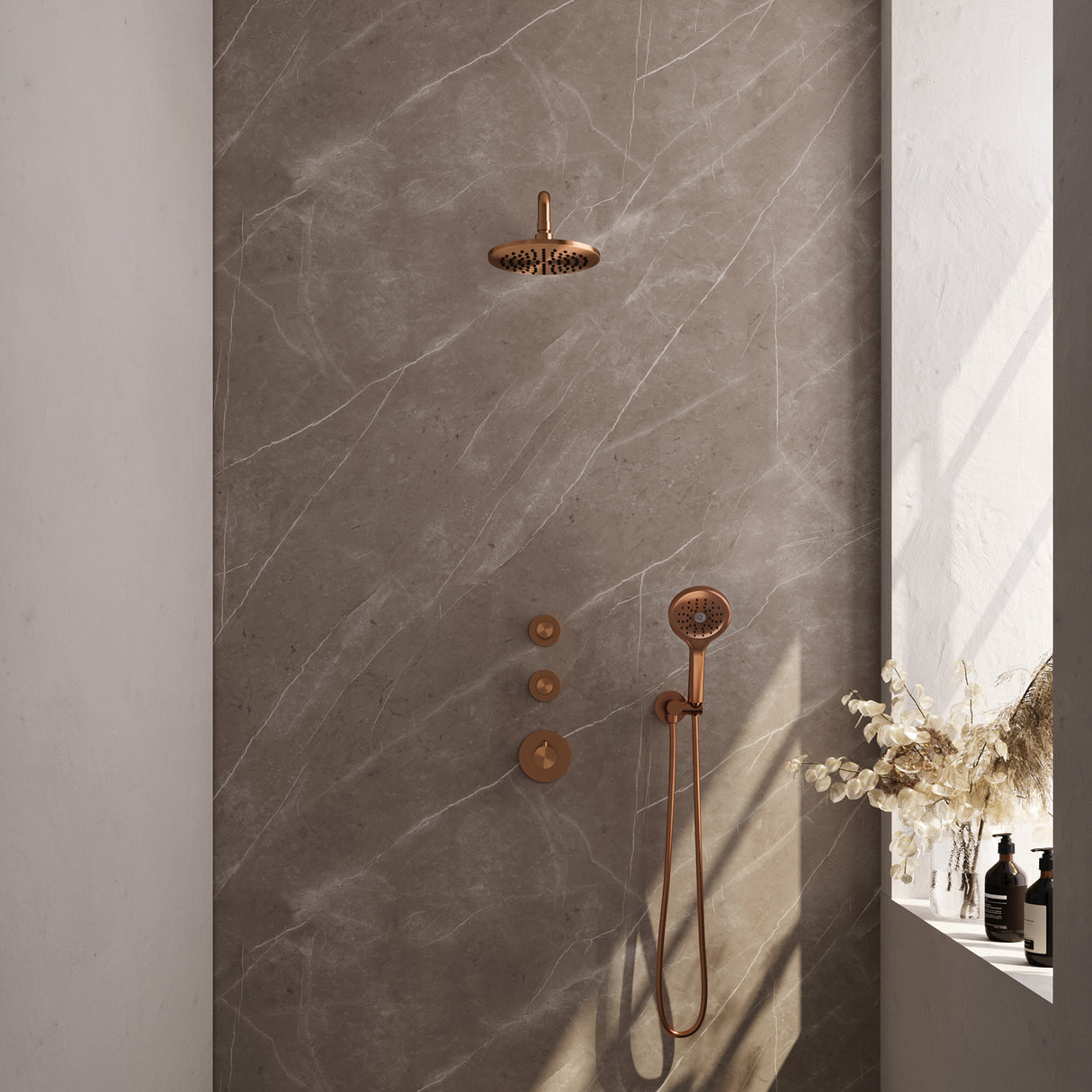 Brauer Copper Carving Thermostatische Inbouw Regendouche Set 09 Met 20 Cm Douchekop En Gebogen Muurarm En 3-Standen Handdouche En Doucheslang En Wandaansluitbocht Koper Geborsteld Pvd